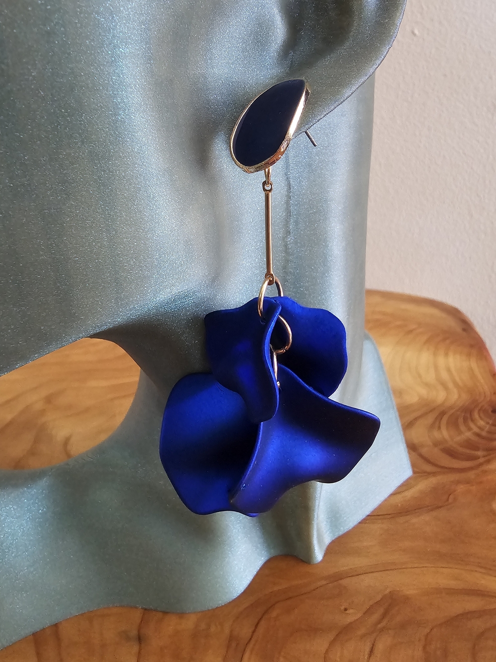 Elegant Blue Petal Drop Earrings - Picture 3 of 4